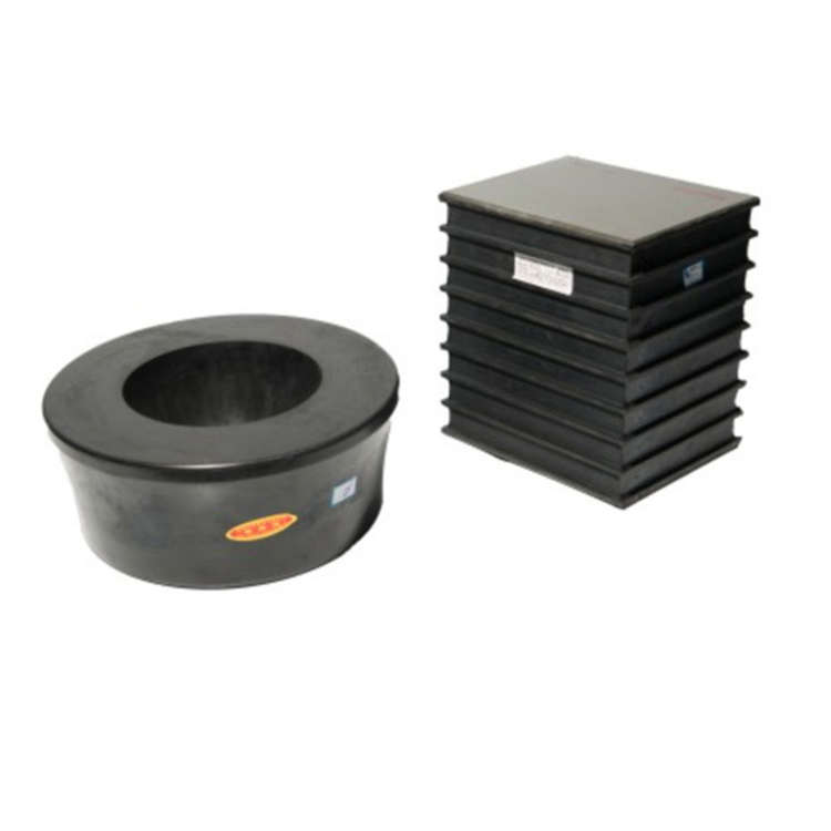 SS4系列牽(qian)引橡膠堆(dui)、橡膠堆