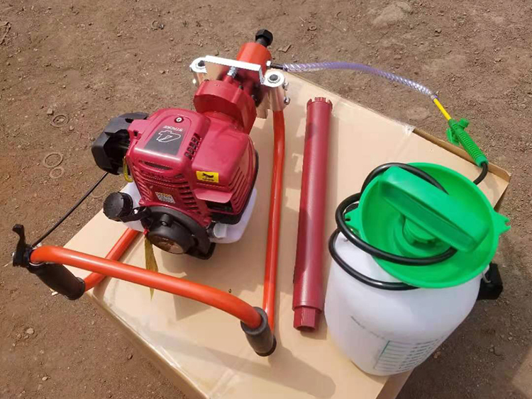 NLQ-45型内燃砼(tóng)枕螺栓鑽(zuan)取機