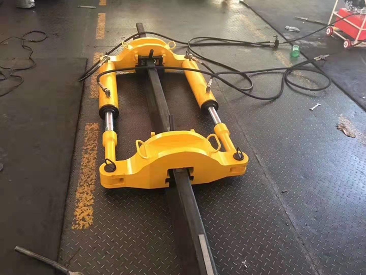 YLS-900型液(ye)壓拉伸(shen)機