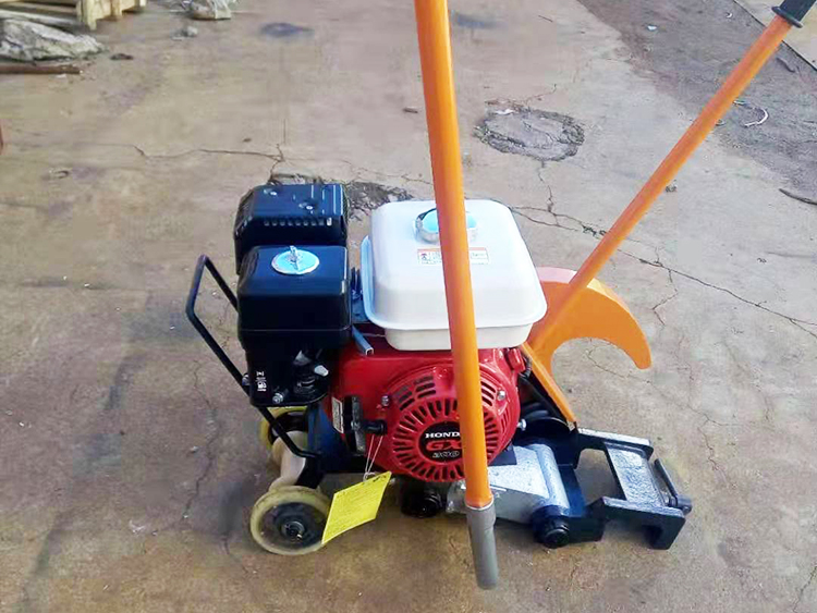 NQG-6.5II型内燃鋼軌鋸(ju)軌機