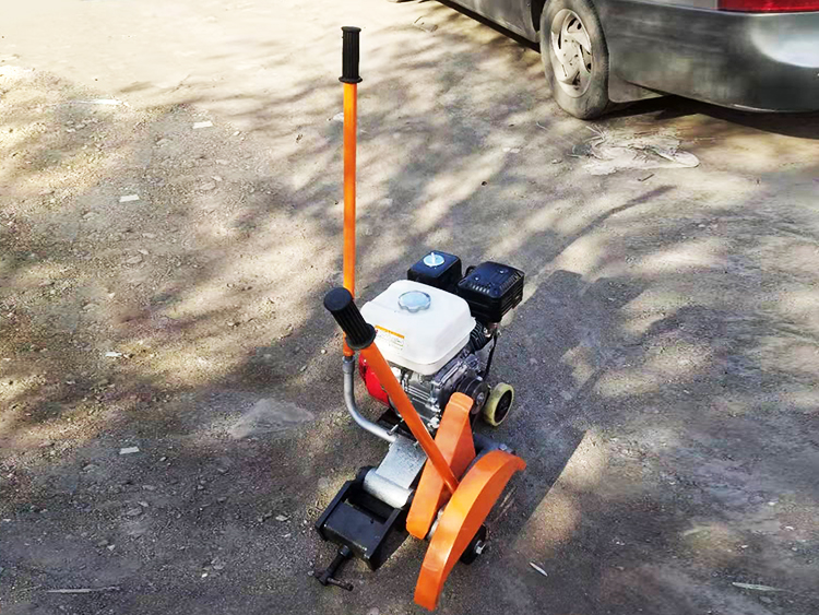 NQG-6.5II型内(nèi)燃鋼軌(gui)鋸軌機(ji) 